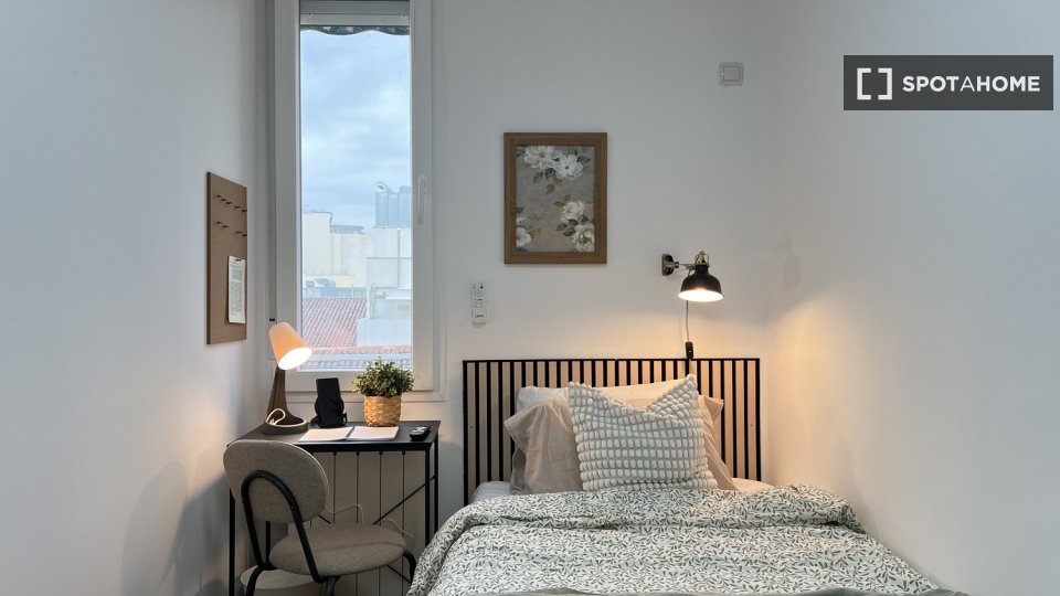 Double room Madrid, 6 beds — photo 12