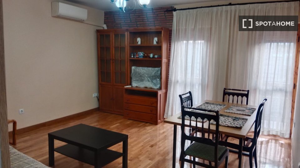 Double room Madrid, 4 beds, 100m² — photo 5