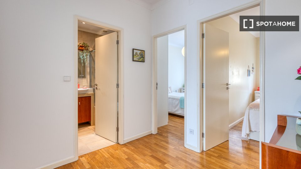 Double room Porto, 3 beds, 149m² — photo 12
