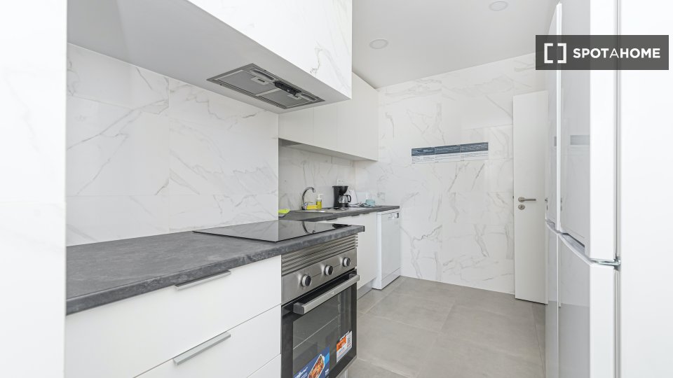 Double room Lisbon, 6 beds — photo 10
