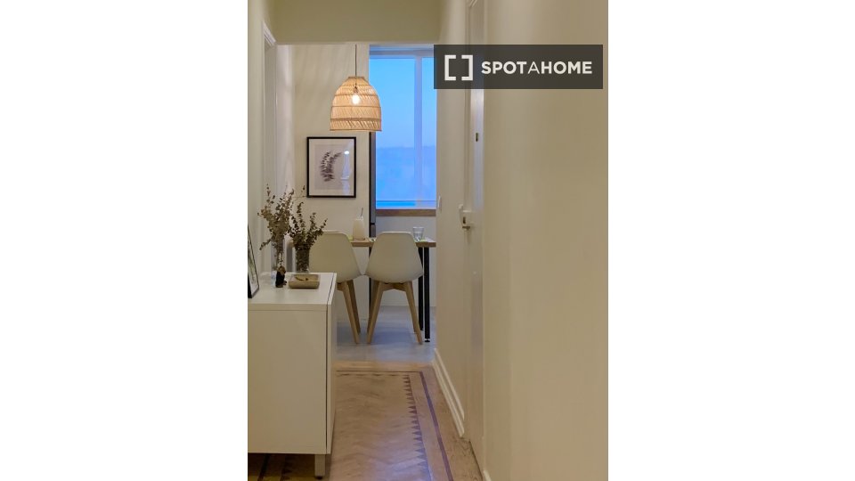 Double room Lisbon, 4 beds, 80m² — photo 23