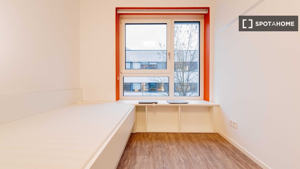 Double room Berlin, 1 bed, 82m² — photo 27