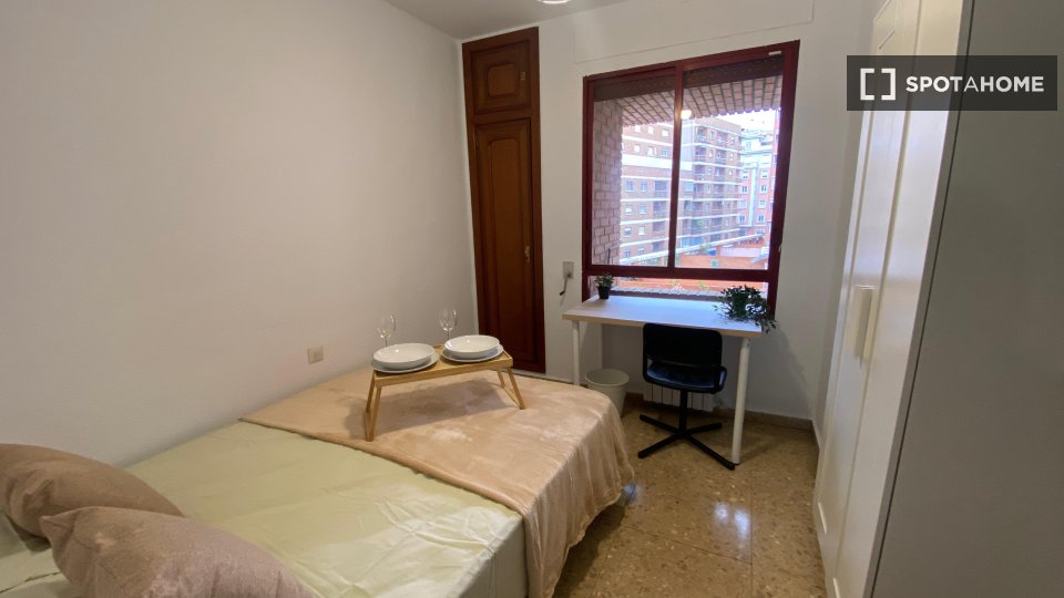 Camera condivisa, Arrancapins, Valencia. - in Valencia