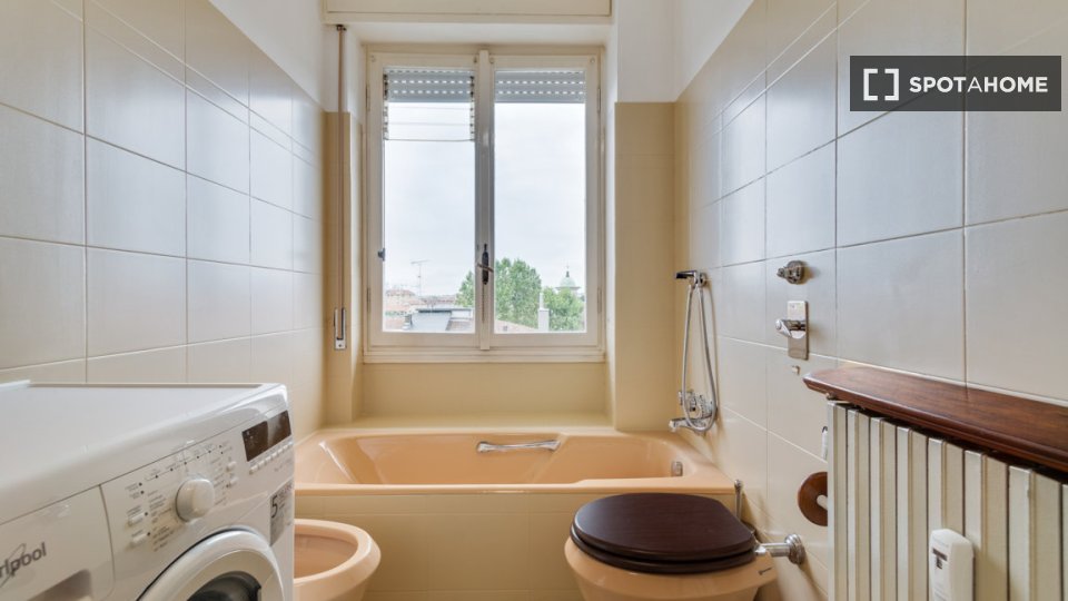 Double room Milan, 3 beds, 105m² — photo 5