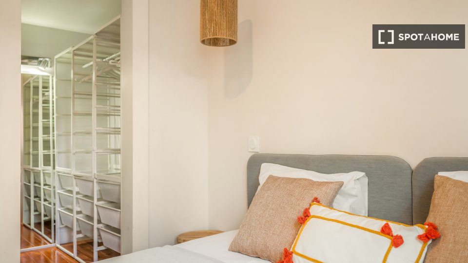 Apartment Lisbon, 2 beds — photo 38