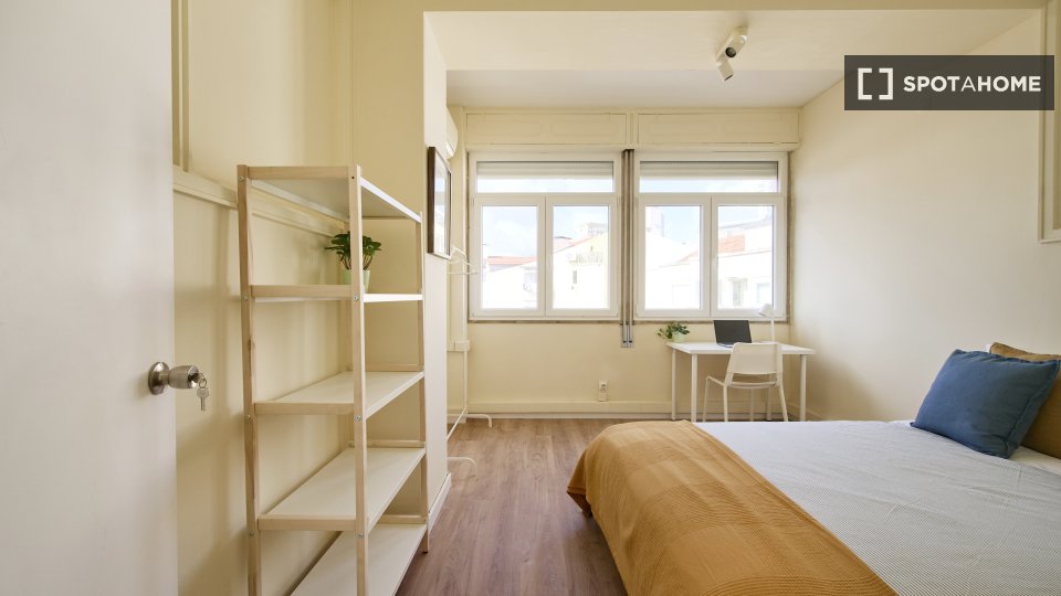 Double room Lisbon, 9 beds, 160m² — photo 21