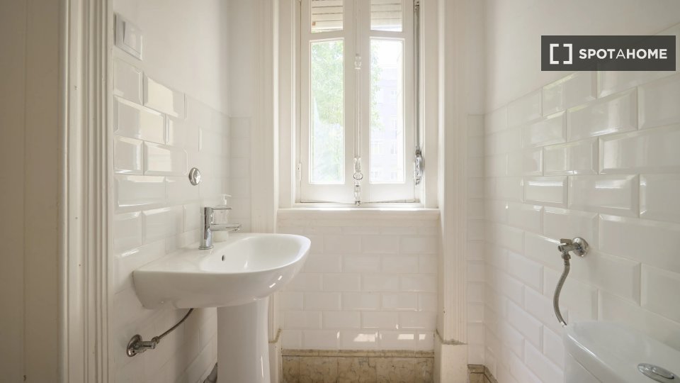 Double room Lisbon, 10 beds — photo 19