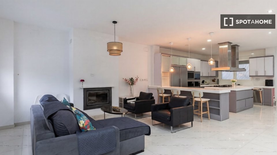 Apartment Valencia, 3 beds, 250m² — photo 11