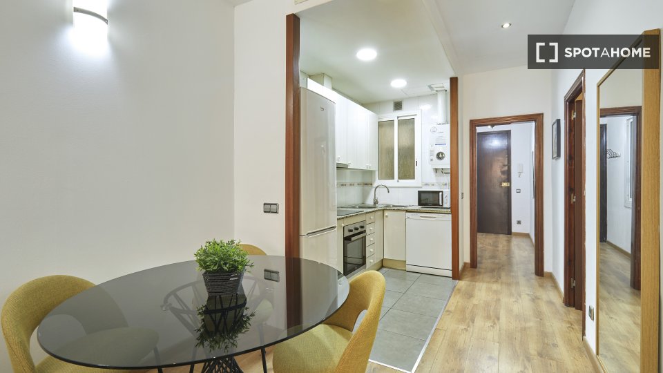 Apartment Barcelona, 4 beds, 80m² — photo 26
