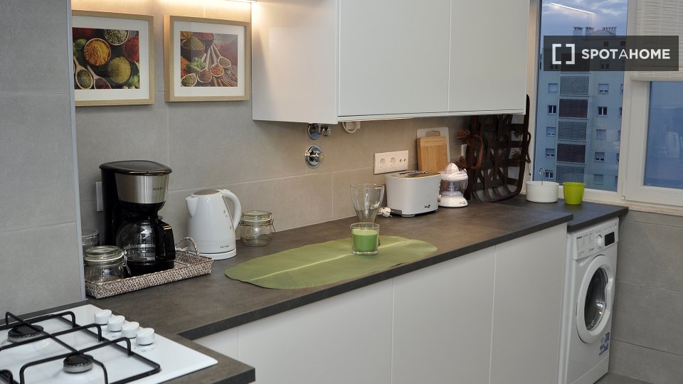 Apartment Lisbon, 2 beds, 90m² — photo 12