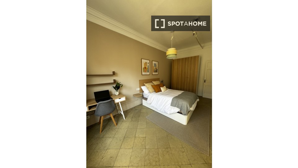 Double room Barcelona, 10 beds, 220m² — photo 14