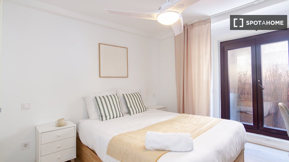 Double room Madrid, 6 beds — photo 80