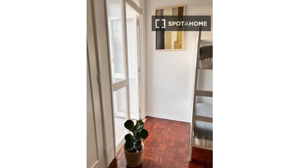 Double room Lisbon, 6 beds — photo 12