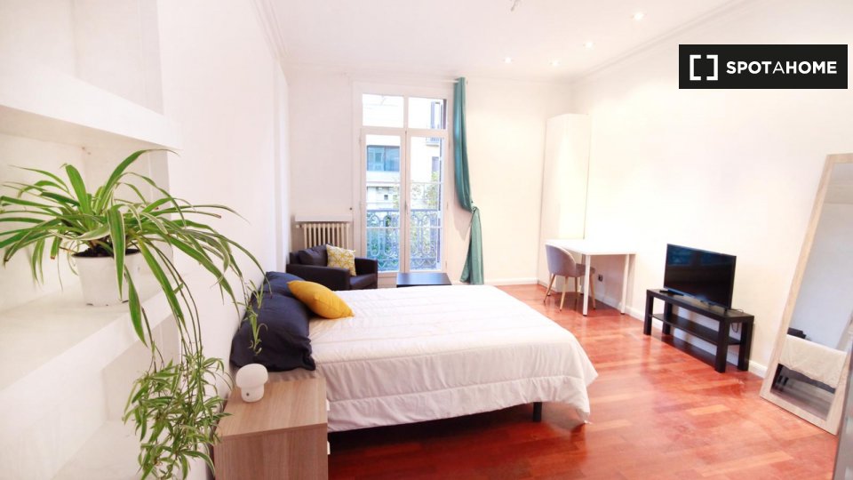 Shared apartment room for rent in Barcelona - in Barcelona