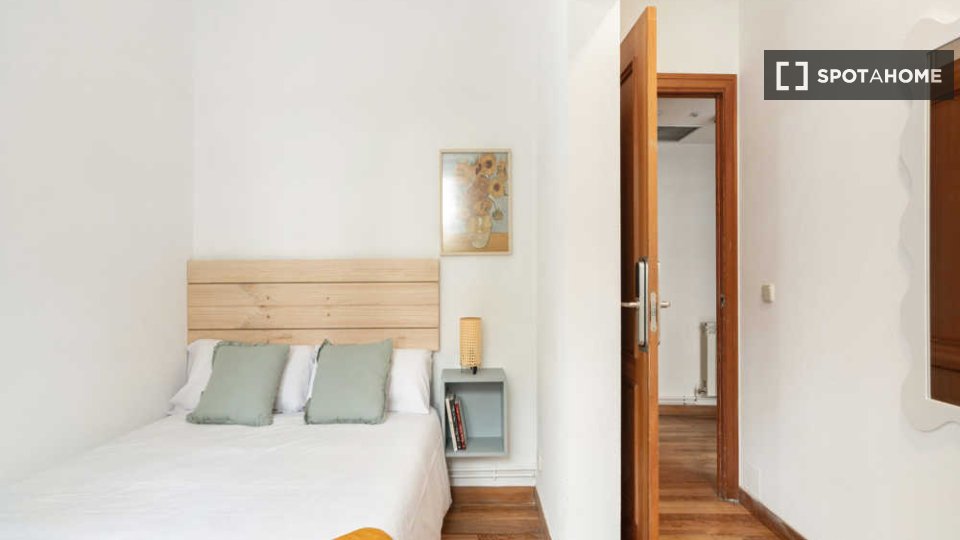 Double room Madrid, 10 beds — photo 25