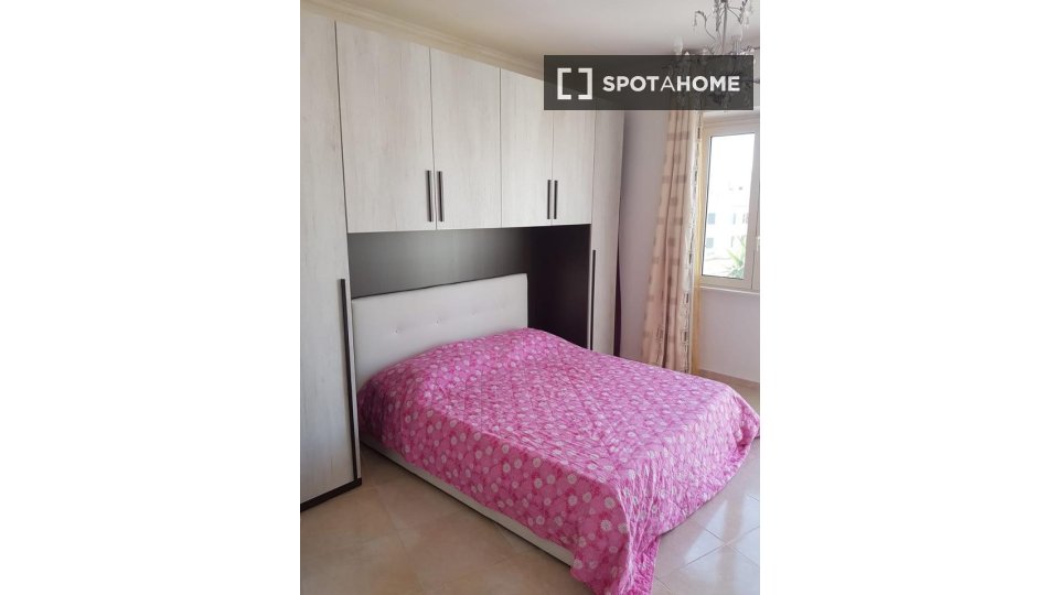 Double room Rome, 3 beds — photo 16