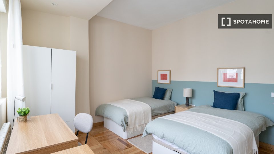 Double room Madrid, 5 beds — photo 17