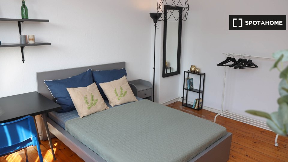 Double room Berlin, 3 beds, 61m² — photo 9