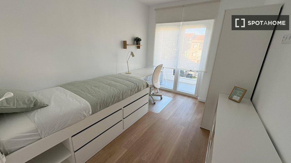 Double room Lisbon, 4 beds, 90m² — photo 10
