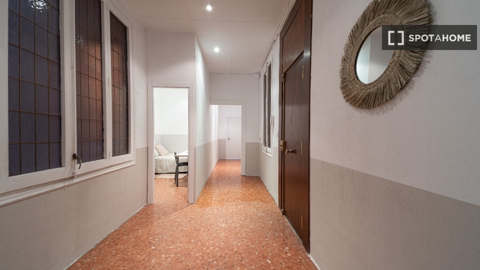 Double room Barcelona, 10 beds, 180m² — photo 5