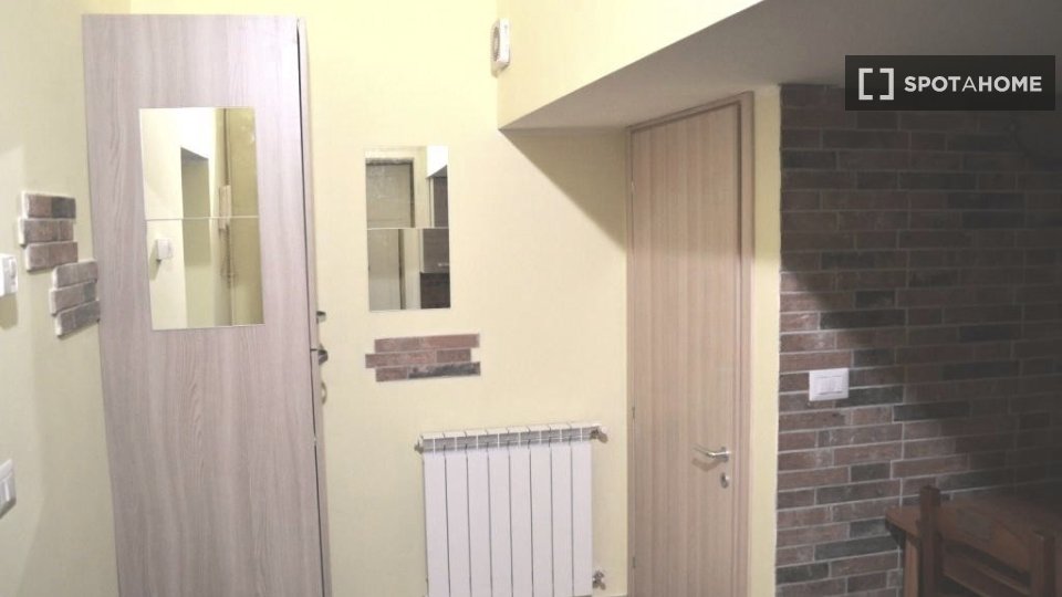 Double room Milan, 3 beds, 80m² — photo 17