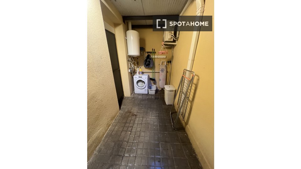 Double room Barcelona, 3 beds, 80m² — photo 10