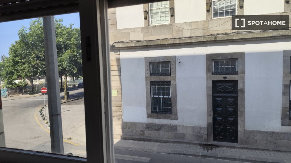 Double room Porto, 1 bed, 85m² — photo 14