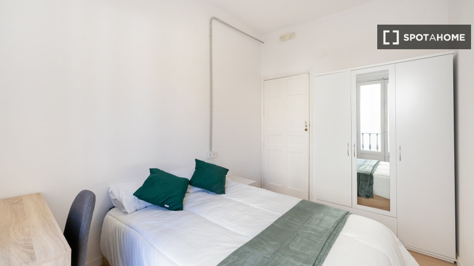 Double room Madrid, 10 beds — photo 13