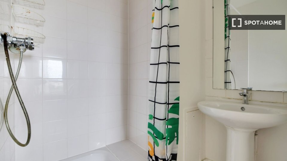 Double room Paris, 4 beds — photo 9
