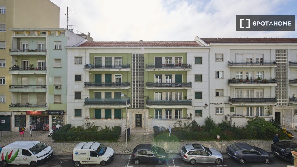 Double room Lisbon, 6 beds — photo 14