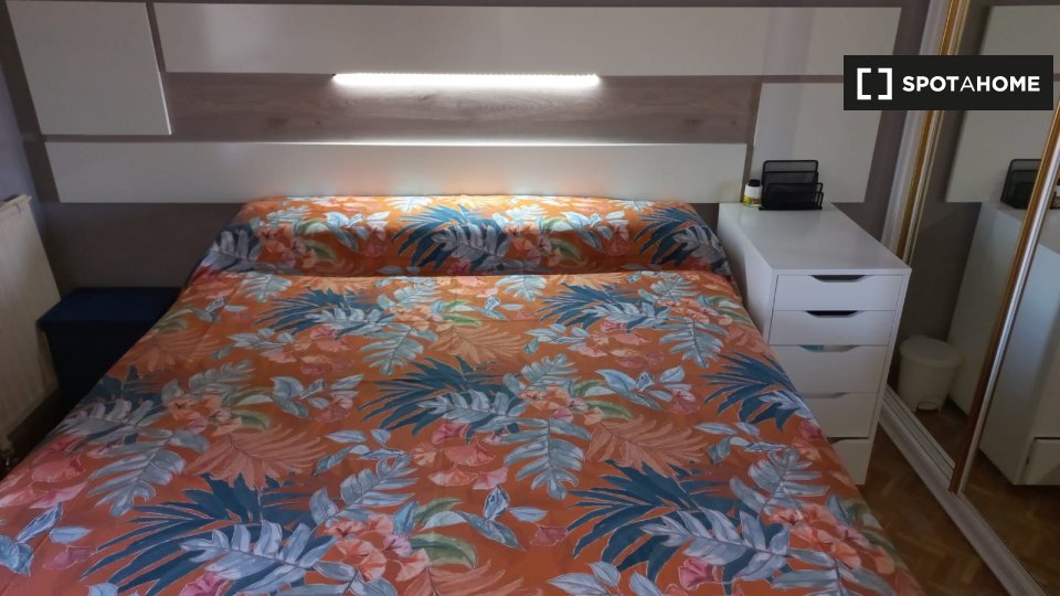 Double room Madrid, 3 beds — photo 4