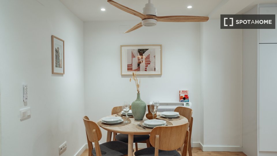 Apartment Barcelona, 1 bed, 65m² — photo 14