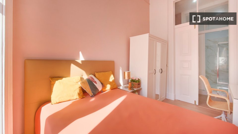 Double room Lisbon, 9 beds — photo 31