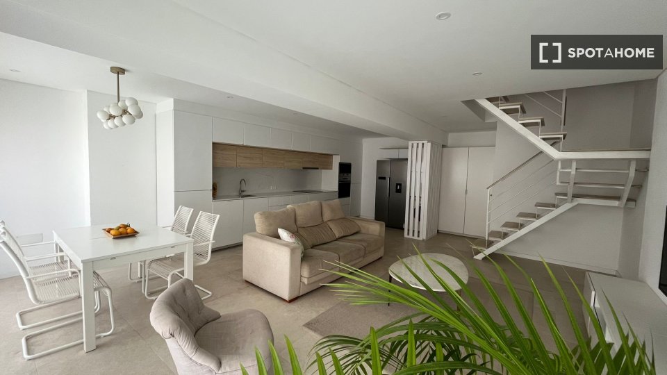 Double room Lisbon, 5 beds — photo 4