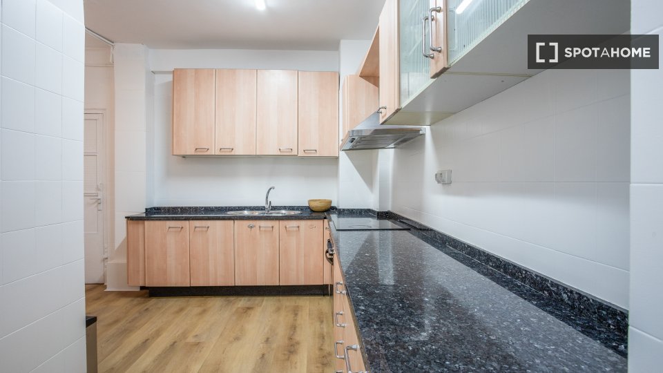 Double room Alicante, 8 beds, 200m² — photo 14