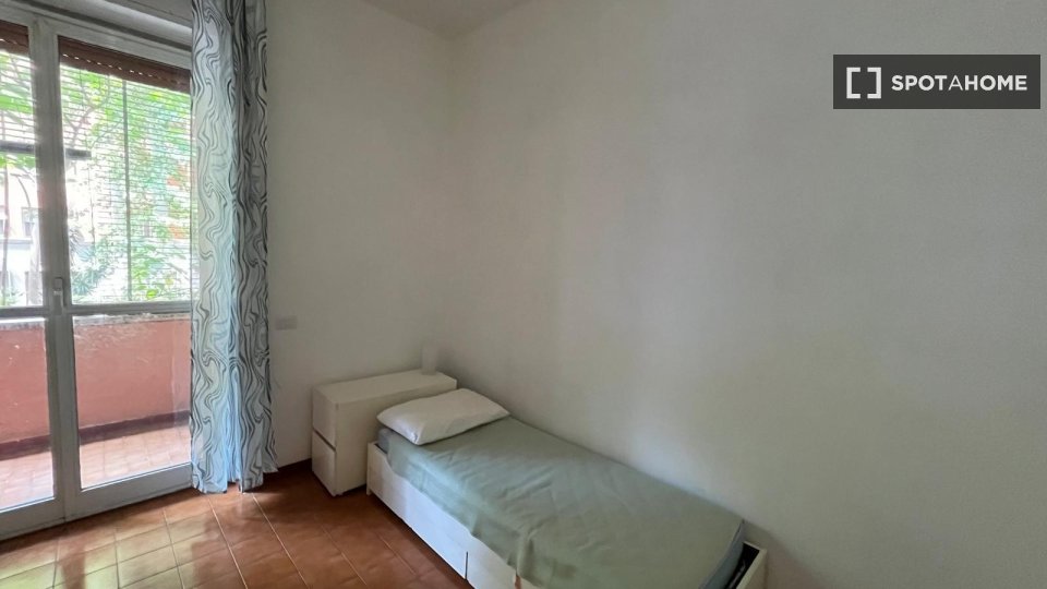 Double room Rome, 2 beds — photo 10