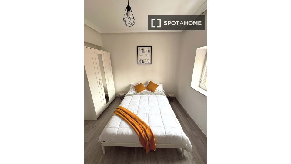 Habitación en la calle Trébol, Salamanca, de 80 m² con 4 dormitorios.