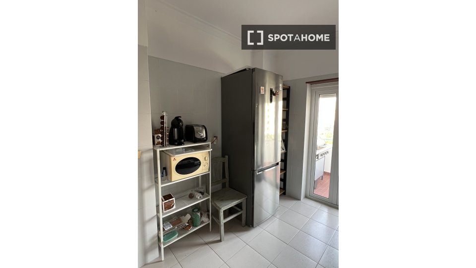 Apartment Lisbon, 2 beds, 69m² — photo 9