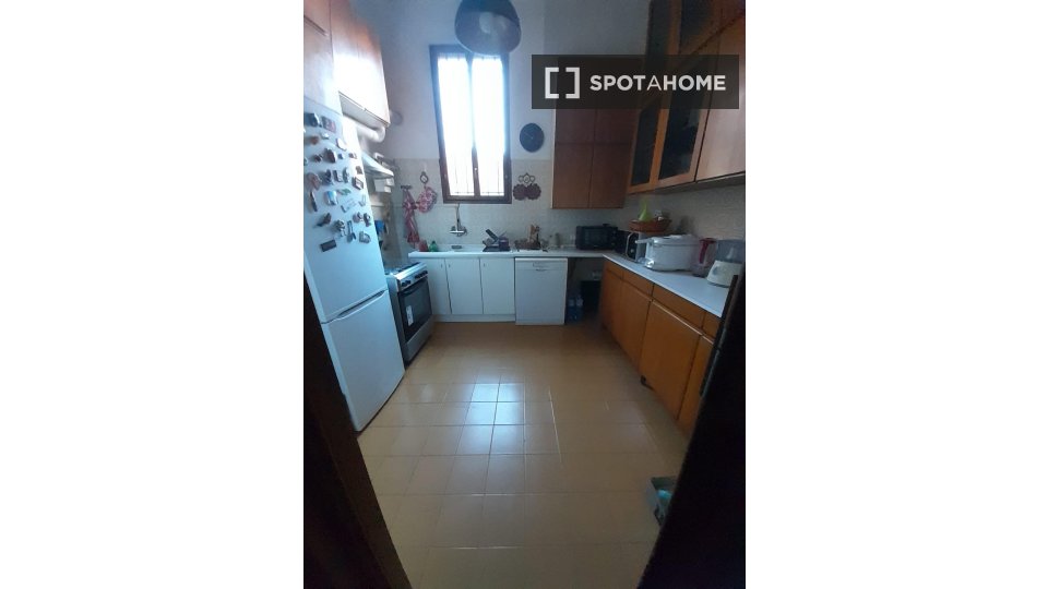 Double room Bologna, 3 beds — photo 12