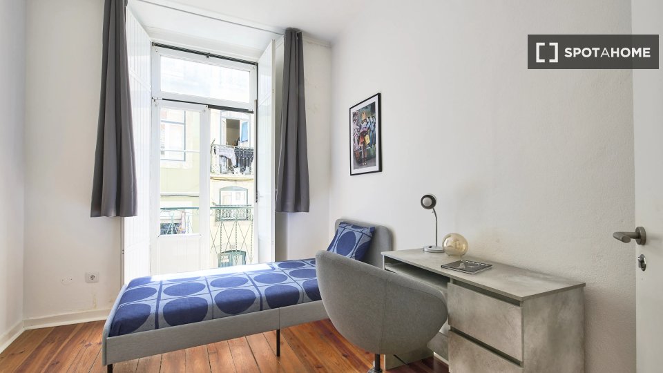 Double room Lisbon, 13 beds — photo 2