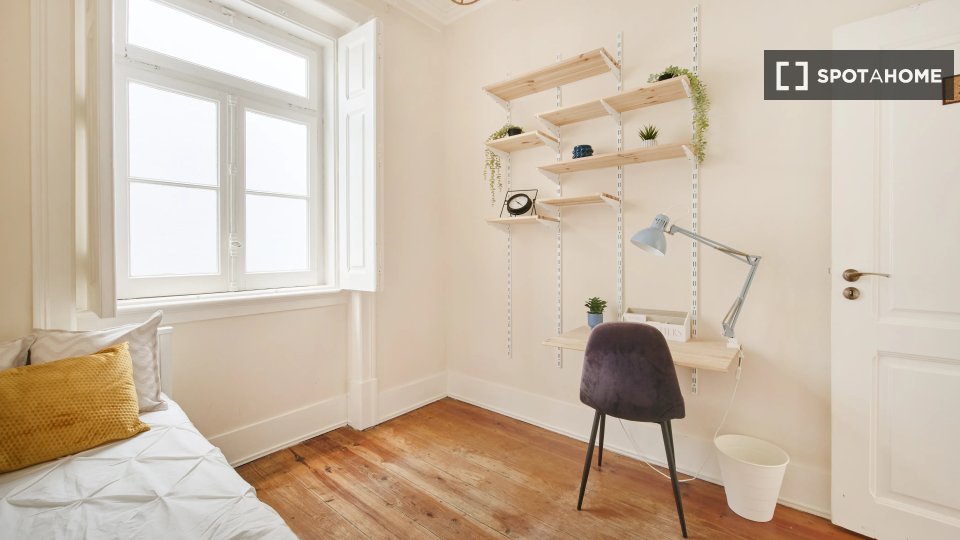 Double room Lisbon, 6 beds — photo 4