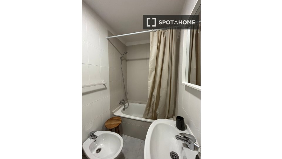 Double room Porto, 3 beds, 120m² — photo 17