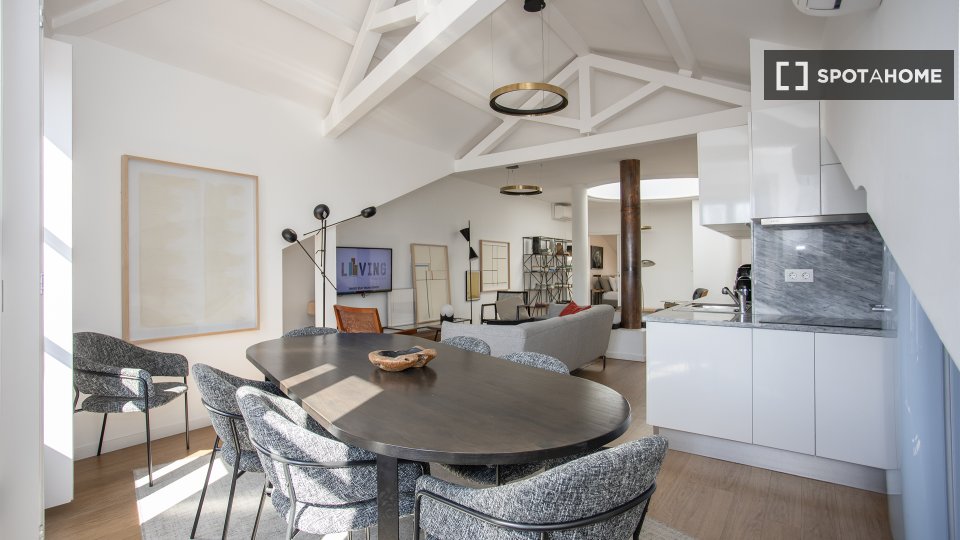 Apartment Porto, 4 beds, 140m² — photo 8