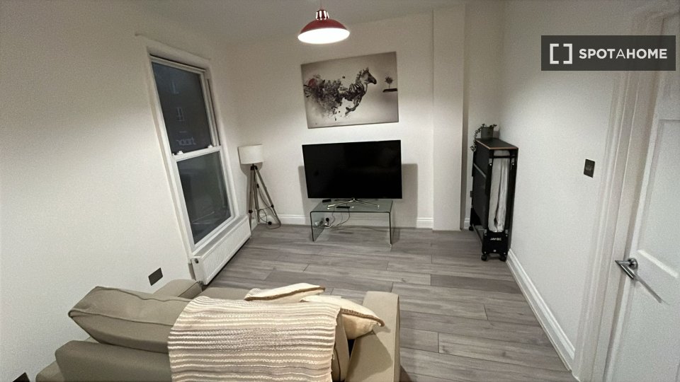 Apartment London, 2 beds, 80m² — photo 10