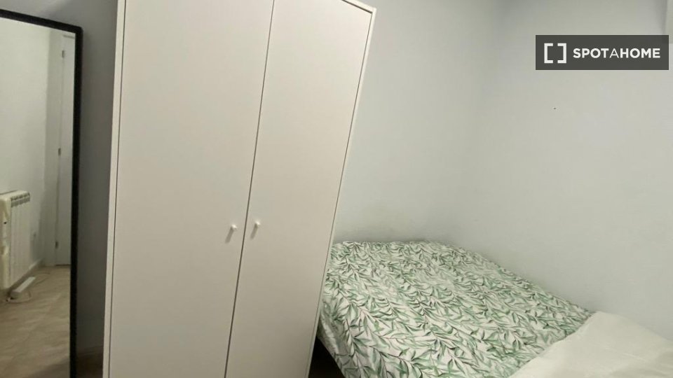 Double room Madrid, 6 beds — photo 18