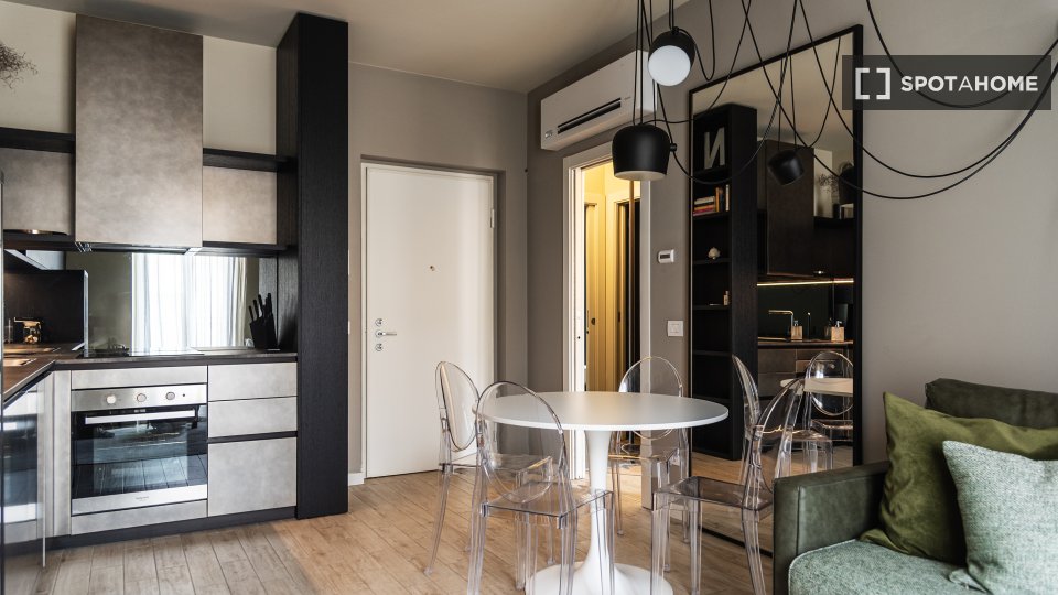 Apartment Milan, 1 bed, 49m² — photo 2