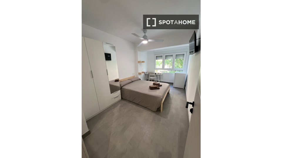 Double room Alicante, 5 beds — photo 8