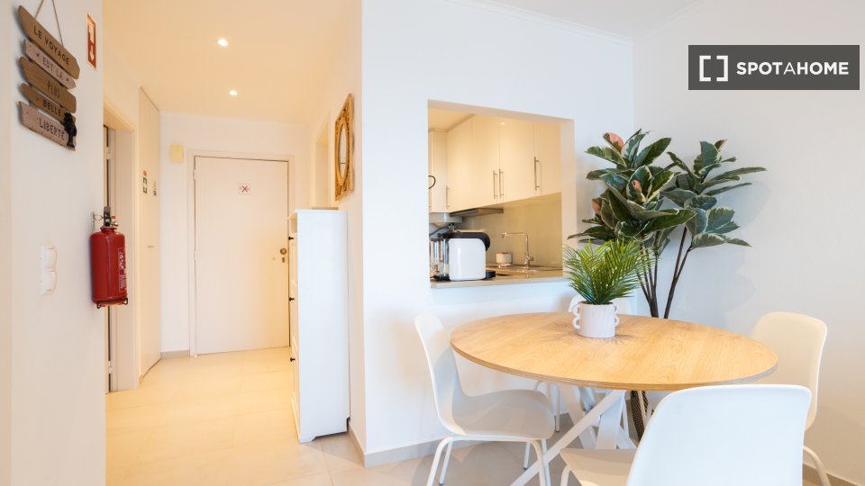 Apartment Lisbon, 1 bed, 70m² — photo 10