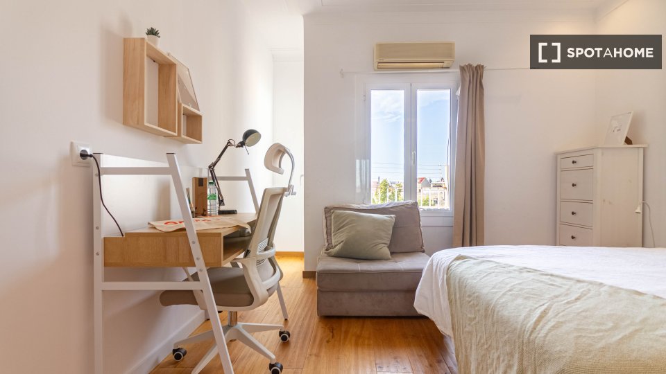 Double room Barcelona, 6 beds — photo 19