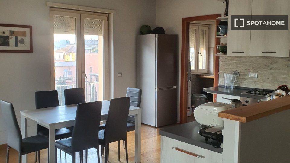 Double room Rome, 3 beds — photo 22